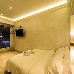 Ac Residence